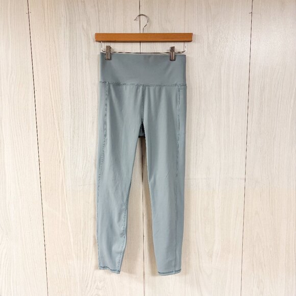 Vuori Studio Pocket Leggings in Light Blue - Picture 1 of 8